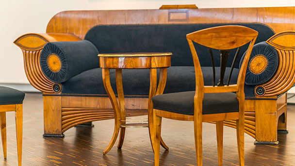 Biedermeier-Möbel während und nach der Napoleonischen Ära – Vortrag im Museum LA8 Biedermeier-Möbel während und nach der Napoleonischen Ära – Vortrag im Museum LA8