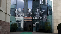 Neue Ausstellung „Schein oder Sein“ im Museum LA8 – Der Bürger auf der Bühne des 19. Jahrhunderts