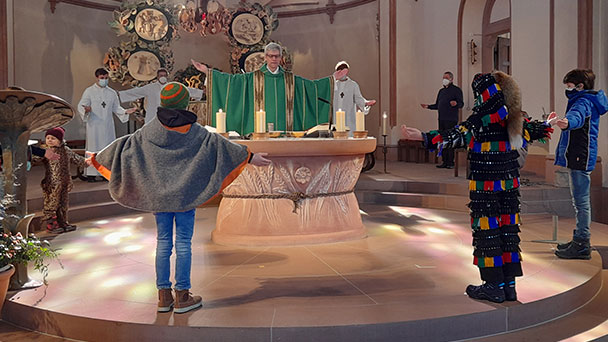 Der liebe Gott kümmert sich auch um die Narren – Narrenmesse in Lichtental mit Pfarrer Teipel Der liebe Gott kümmert sich auch um die Narren – Narrenmesse in Lichtental mit Pfarrer Teipel