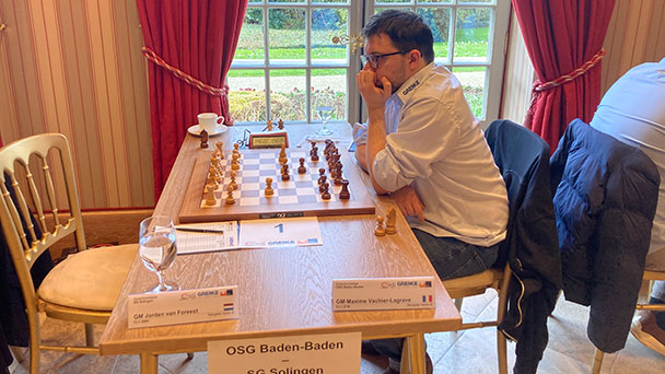 Baden-Baden Tabellenführer in Schachbundesliga – Härtestes Spiel: Nach acht Stunden auf Remis geeinigt