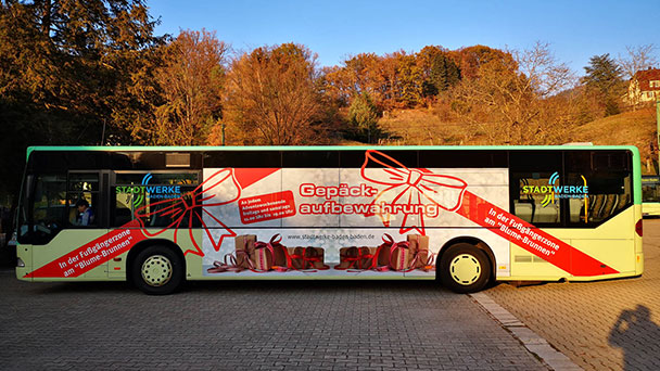 Weinachtsgepäckbus steht zu Diensten – An Adventswochenenden am „Blume-Brunnen“ – Besucher sollen Park & Ride-Angebote nutzen