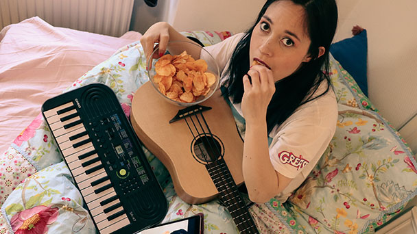 Theater im Pyjama – Improvisationstheater mit Anweisungen des Publikums Theater im Pyjama – Improvisationstheater mit Anweisungen des Publikums