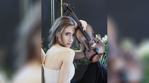 Klassikstar Jennifer Pike aus London in Baden-Baden – Philharmonie präsentiert Werke von Ralph Vaughan Williams, Felix Mendelssohn Bartholdy, Claude Debussy, Arthur Sullivan Klassikstar Jennifer Pike aus London in Baden-Baden – Philharmonie präsentiert Werke von Ralph Vaughan Williams, Felix Mendelssohn Bartholdy, Claude Debussy, Arthur Sullivan