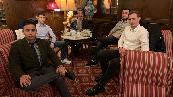 Rolf Pilarski auf Wahlkampftour beim Jugendforum – „Wo können sich die Jugendlichen in der Stadt aufhalten und treffen, ohne verscheucht zu werden?“ Rolf Pilarski auf Wahlkampftour beim Jugendforum – „Wo können sich die Jugendlichen in der Stadt aufhalten und treffen, ohne verscheucht zu werden?“