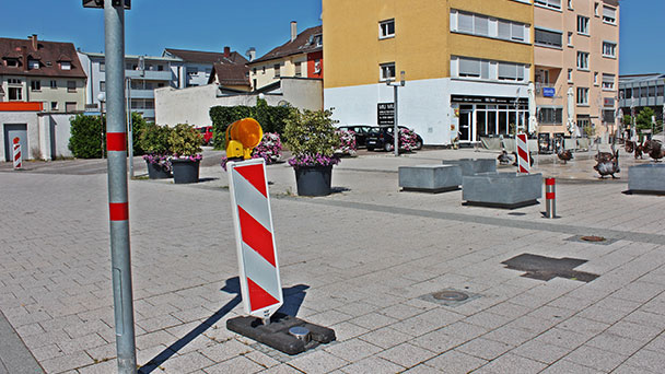 Gaggenau baut „Hochsicherheitspoller“ vor dem Bahnhofsplatz – „Große Stahlbetonfundamente“