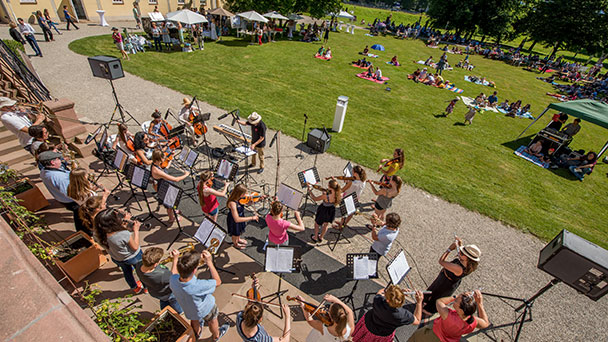 Klassikpicknick vor Schloss Rotenfels – Abwechslungsreiches Programm der Musikschule 