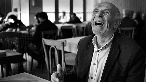 Ausstellung „Straßengeschichten“ von Fotograf Ralf Diemb im Art-Café – Vernissage am Sonntag 11.30 Uhr Ausstellung „Straßengeschichten“ von Fotograf Ralf Diemb im Art-Café – Vernissage am Sonntag 11.30 Uhr