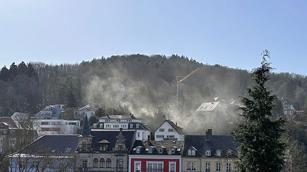 „Rauchentwicklung“ in Baden-Badener Innenstadt – Feuerwehr gibt Entwarnung 