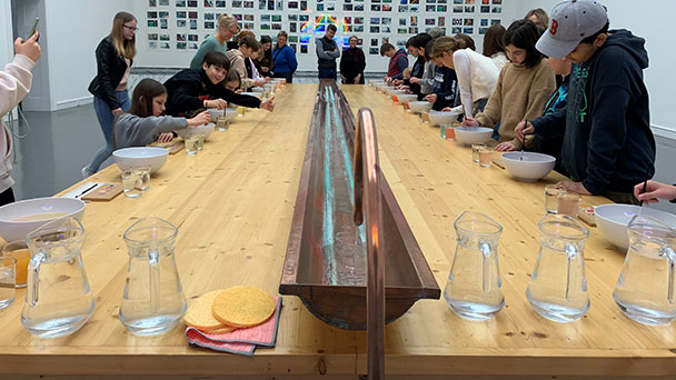 Baden-Badener Schüler wenden sich den schönen Künsten zu – „Durch das Wasser gab es keine Papierverschwendung“