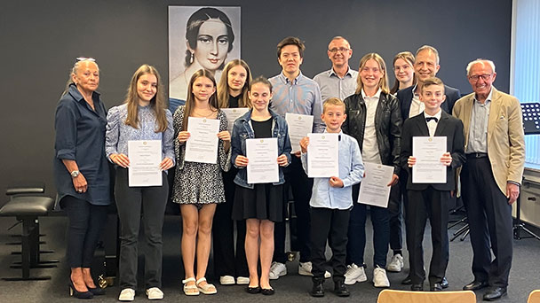 Ehemaliger Baden-Badener Klinik-Chefarzt Nasser Nobakht führt die Jury – Clara-Schumann-Musikschule präsentiert Rotary-Stipendiaten