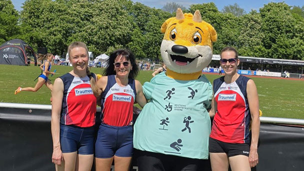 Baden-Badenerinnen gewinnen Deutsche Vizemeisterschaft in Hamburg – Elke Wagner, Nicole Bauer-Köhler und Susanne Graf lagen sich in den Armen