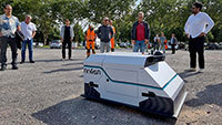Rastatt testet Künstliche Intelligenz – KI-Roboter saust über den Festplatz – Baden-Badener Rathaus als Zuschauer dabei 