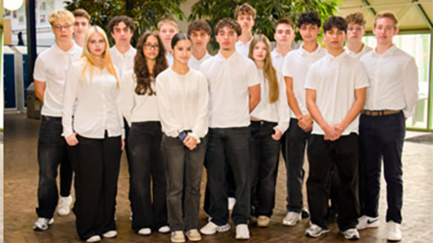 Erfindergeist an Baden-Badener Gymnasium – Haarband mit Schutzfunktion gegen KO-Tropfen – Schülerin Evelin Gold: „Bald auf dem Markt“