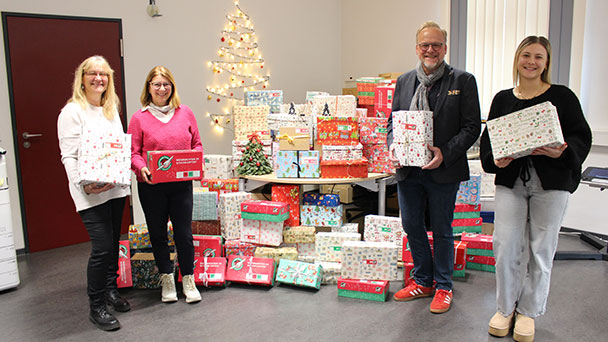 An die eigentliche Idee von Weihnachten wird in Bühl erinnert – Fest der Liebe mit „Schuhkartons“