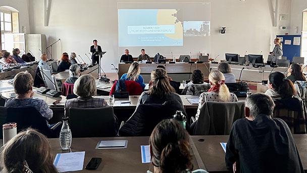 Kinder in Baden-Baden besser schützen – Runder Tisch mit Jugendhilfe, Polizei, Gesundheitswesen