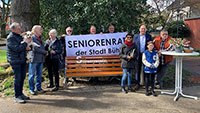 Schwätzbänkel eröffnet – Initiative in Bühl gegen die Einsamkeit
