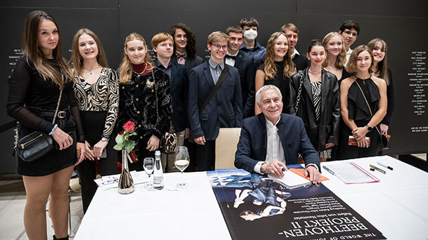 Baden-Badener Schüler im Festspielhaus bei John Neumeier – „Beethoven betrunken? – Und: „Was bedeutete eigentlich die Banane?“