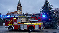 Besonderes Weihnachtsgeschenk für Sinzheimer Feuerwehr – Ersatz für 37 Jahre alte Drehleiter