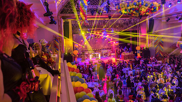 Traditionsreichste Baden-Badener Fasnachtsparty ausverkauft – Nur noch Flanierkarten für Skiball im Kurhaus Traditionsreichste Baden-Badener Fasnachtsparty ausverkauft – Nur noch Flanierkarten für Skiball im Kurhaus