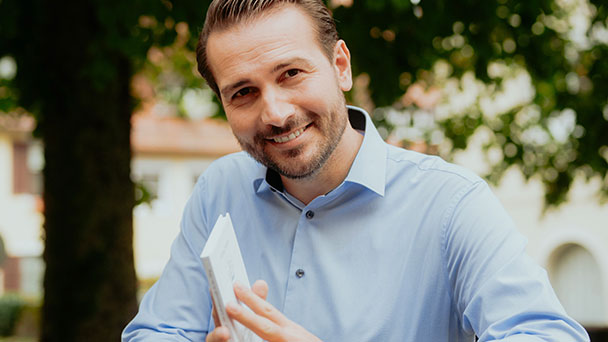 Die Gedanken des Baden-Badeners Adrian Sonder – Nachdenkliches Buch mit dem Titel „Zuversicht“ veröffentlicht