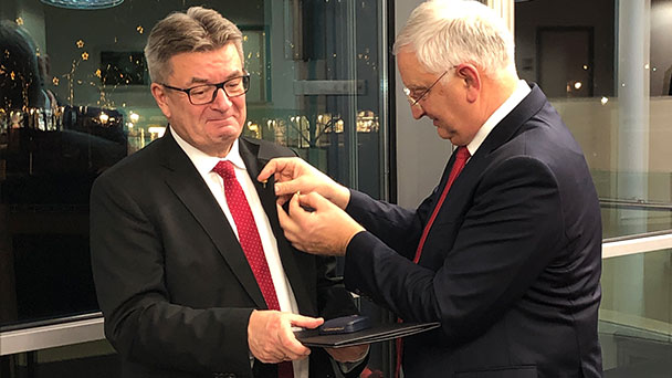 Lothar Volle, der treue Gefolgsmann – Erbschaftsfall lässt bis heute Fragen offen – Vorstandsvorsitzender Sparkasse Baden-Baden Gaggenau geht von Bord Lothar Volle, der treue Gefolgsmann – Erbschaftsfall lässt bis heute Fragen offen – Vorstandsvorsitzender Sparkasse Baden-Baden Gaggenau geht von Bord