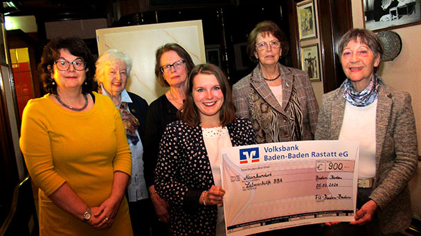 Spendenübergabe mit der Frauen Union – Auch Ursula Lazarus war gekommen