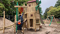 „Mühlen-Spielplatz“ in Sandweier nimmt Formen an – Backstube und Kletterturm „Unikate, speziell für diesen Spielplatz entwickelt und produziert“