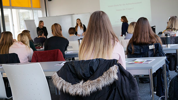 Baden-Badener Hochschule geht in die Offensive - Werbe-Aktion am Freitag auf dem Campus