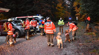 Vermisste Pilzsammlerin bei Steinbach wieder aufgefunden – Feuerwehr, Rettungshundestaffel, Technische Hilfswerk, Bergwacht und Rettungsdienst im Einsatz