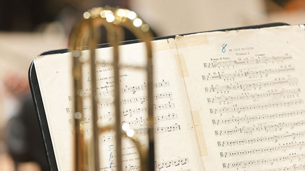 Rokoko im Nachmittagskonzert der Philharmonie - Solist ist Xun Yang