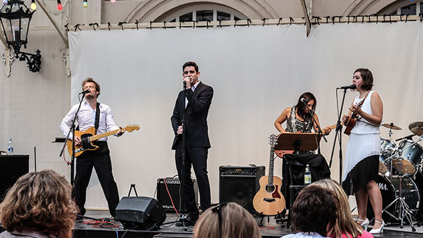 Baden-Badener Theaterfest am 25. September – „Rund 20 über den Tag verteilten Veranstaltungen“