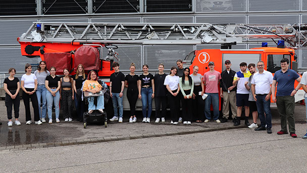 Baden-Badener Feuerwehr löscht Übungsfeuer in der Schule – „Man darf sich nicht darauf verlassen, dass nichts passiert“