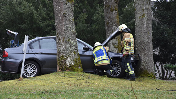 Unfall mit Verletztem in der Friedhofstraße – Feuerwehreinsatz am Samstagnachmittag 
