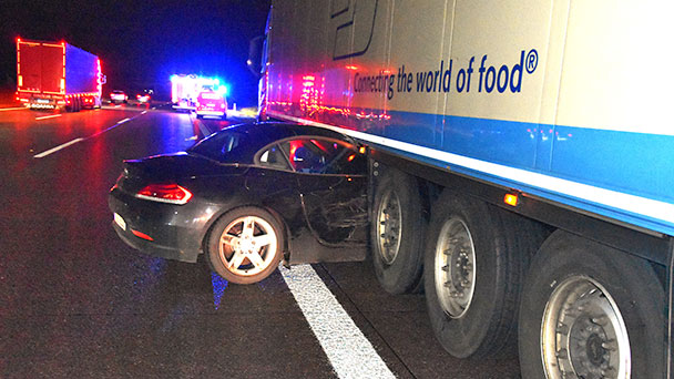 Unglaubliches Glück – Bei Bühl unter Sattelzug geschleudert – Mit zu hoher Geschwindigkeit unterwegs