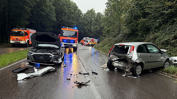 Schleuder-Unfall in der Rotenbachtalstraße – Drei Leichtverletzte und drei demolierte Autos 