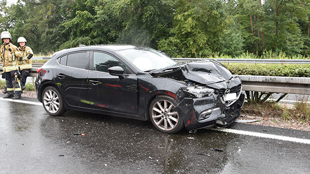 Unfall auf B500 bei Iffezheim – Fahrbahnen gesperrt – Vier Verletzte