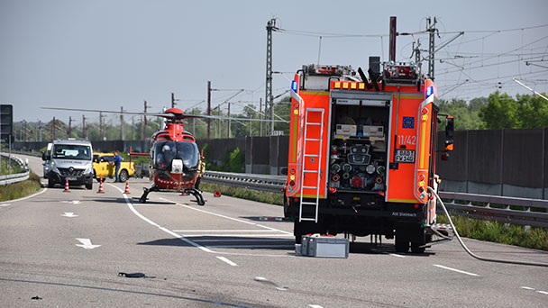 Schwerer Unfall auf der B3 bei Steinbach – Rettungshubschrauber im Einsatz
