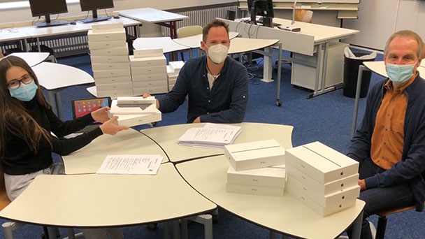 Wilhelm-Hausenstein-Gymnasium zieht durchweg positive Fernunterricht-Bilanz – „Alle Online-Konferenzen stabil gelaufen“ Wilhelm-Hausenstein-Gymnasium zieht durchweg positive Fernunterricht-Bilanz – „Alle Online-Konferenzen stabil gelaufen“