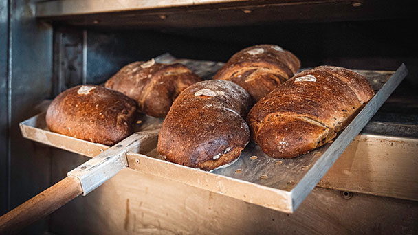 Energieversorger Badenova backt Klimabrot – Gemeinsam mit Müller und Bäcker Energieversorger Badenova backt Klimabrot – Gemeinsam mit Müller und Bäcker