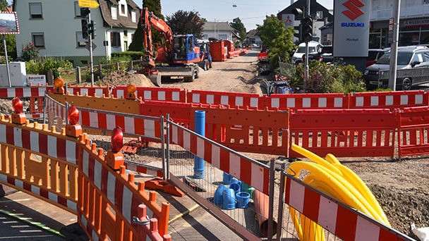 Daniel Monninger lobt Baufirma Weiss – „Sanierungsarbeiten in Karlsruher Straße gehen gut von der Hand“
