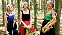 „Die Wellküren“ – Bayerisches Well-Schwestern Trio auf der klag-Bühne mit Volksmusik und Kabarett