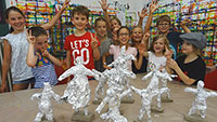 Museum Frieder Burda ruft Kinder zum kreativen Workshop – „Ausdrucksvolle Tongesichter formen oder bunte Bilder drucken“