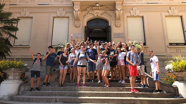 Europäisches Sommercamp mit Musik, Videospiele und amerikanische Serien – Bühler Jugendliche in Villefranche-sur-Saône 
