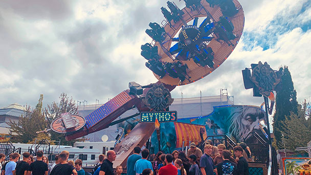 Stadt Bühl zieht beim Zwetschenfest alle Register – „Höchste, voll thematisierte Riesenschaukel der Welt“