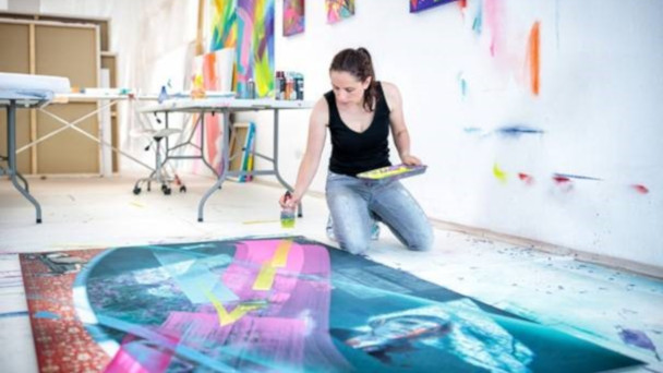 Weltbekannte Graffiti-Künstlerin im Brenners - MadC zeigt mit Foto-Künstlerin Kiki Kausch das erste gemeinsame Werk