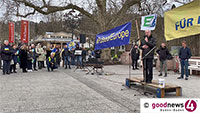 CDU, SPD, Grüne gemeinsam bei Demo in Baden-Baden – OB Späth schon vor seiner Rede am Sonntag – „Ich bin nach wie vor erschüttert“ 