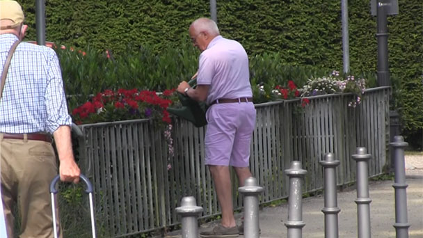 Ein vorbildlicher Baden-Badener Stadtrat – Empathie auch für durstige Blumen