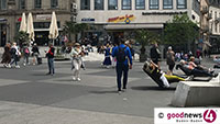 Ein perfekter Sonnentag auf dem Leopoldsplatz – „Hey, geht’s noch? G’heert des Ding jetz der ganze Dag ihne?“ – Gastkommentar von Helmut Höfele