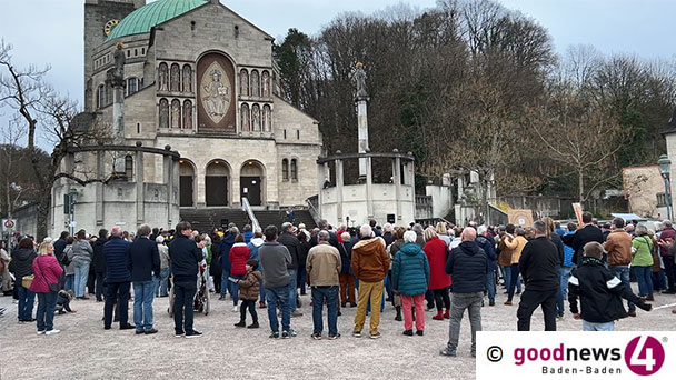 Demonstration für Pfarrer Koffler – „Madame Wichtig“ ist angeblich prominente Baden-Badenerin – Erzdiözese Freiburg zum Kirchenstreit: „Persönlichkeitsrechte verletzt“ Demonstration für Pfarrer Koffler – „Madame Wichtig“ ist angeblich prominente Baden-Badenerin – Erzdiözese Freiburg zum Kirchenstreit: „Persönlichkeitsrechte verletzt“