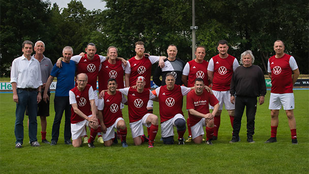 Fußball-Stadtmeisterschaft in Baden-Baden am Sonntag – Sieben AH-Teams in der Rheintalhalle – Auch VfB Gaggenau und SV Sinzheim am Start Fußball-Stadtmeisterschaft in Baden-Baden am Sonntag – Sieben AH-Teams in der Rheintalhalle – Auch VfB Gaggenau und SV Sinzheim am Start
